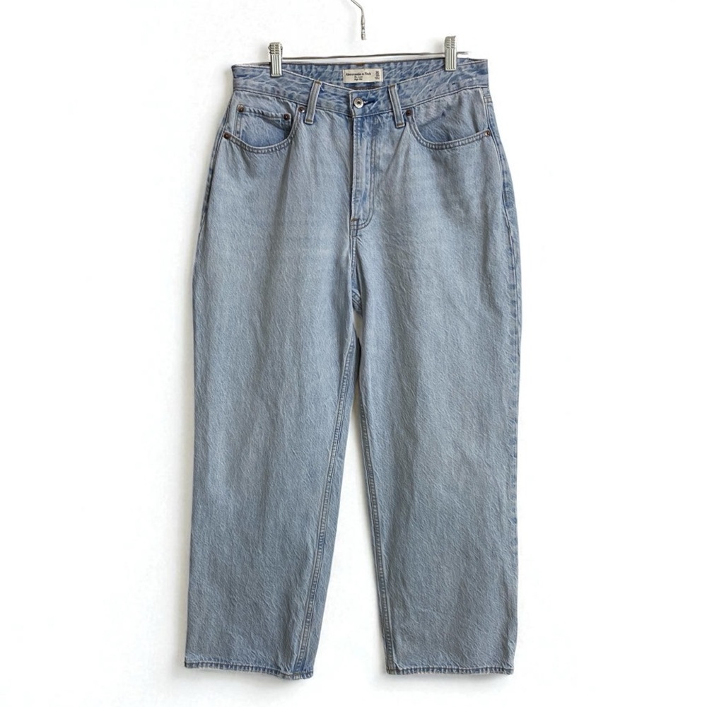 A&F The Loose High Rise Curve Love Light Blue Jeans Sz 30/10s